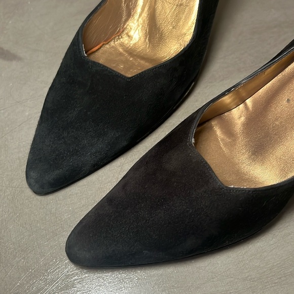 Stuart Weitzman Suede Heels - Picture 3 of 12